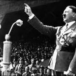 Adolf Hitler yn annerch torf